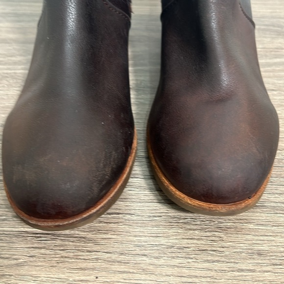 UGG AUSTRALIA VOLTA WOMEN ANKLE BOOTS CHOCOLATE BROWN SIDE ZIPPER SIZE6 - Picture 4 of 11